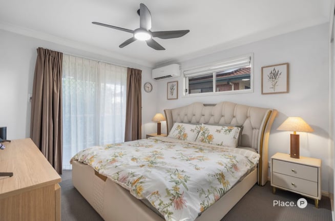 Calamvale rental property bedroom condition check